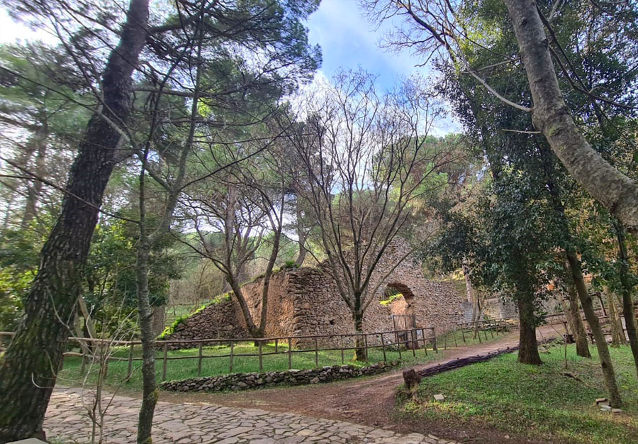 Foto Neviere di San Martino delle Scale